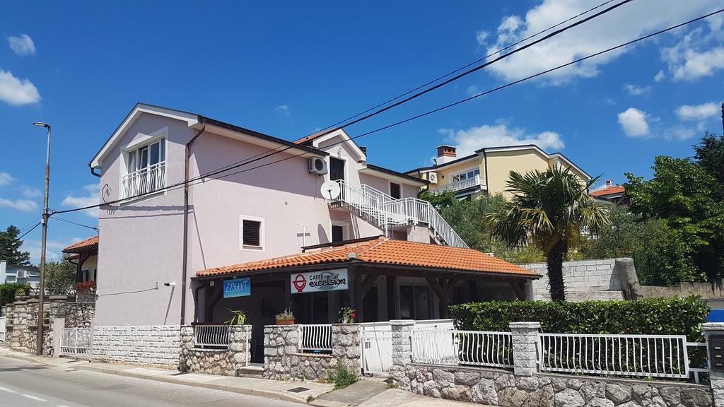 Apartman Sevilya Кострена Екстер'єр фото
